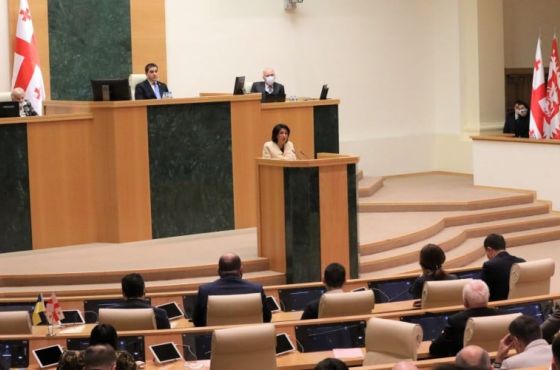 "პრეზიდენტს "ნაცობა" არ დაბრალდეს" -  რა შეფასებები გაკეთდა სალომე ზურაბიშვილის სიტყვით გამოსვლის შემდეგ 