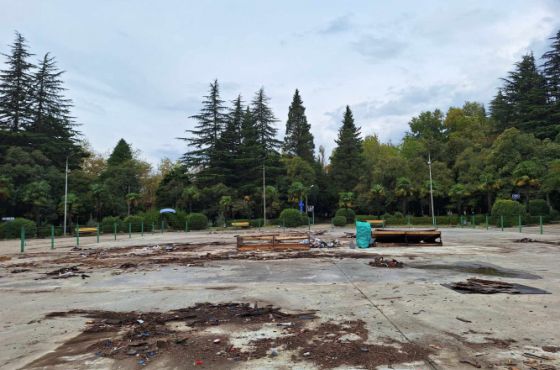 "საფრთხეს წარმოადგენდა" - ქუთაისში სკეიტ პარკის  კონსტრუქცია დაშალეს 