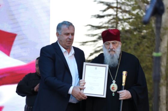 ორმაგი საპატიო წოდება - მეუფე იოანეს, ქუთაისის შემდეგ, წყალტუბოს საპატიო მოქალაქის ტიტულიც მიენიჭა