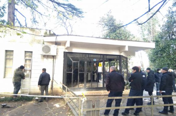 კაფე ,,სავანეს" ანგრევენ (ფოტო)