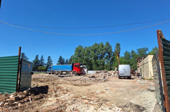 "სულიკოს" ყოფილი შენობის ადგილზე საცხოვრებელი კორპუსის მშენებლობა დაიწყო