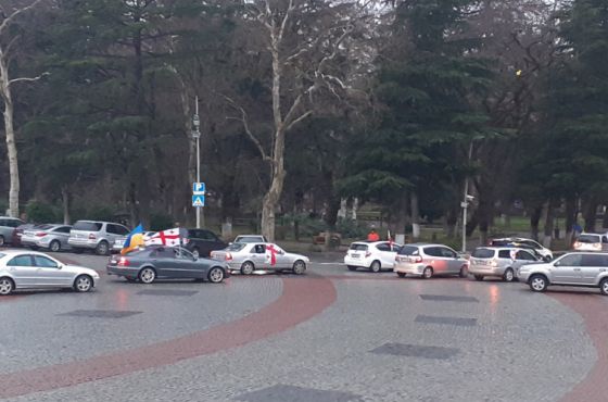 "დიდება უკრაინას" - ავტოკოლონით მსვლელობა ქუთაისში 