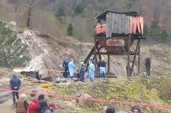 ტყიბულში მაშველებმა მიწის მასაში მოყოლილი ერთი ადამიანი ამოიყვანეს 