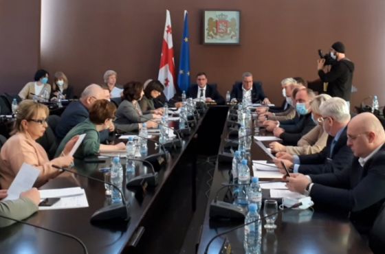 ქუთაისში  "ოცნებამ" საკრებულოდან გასული დეპუტატი უკან დააბრუნა