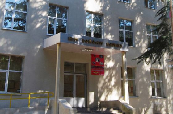 სკოლის აუცრელი თანამშრომლები კვირაში ერთხელ გაიტესტებიან