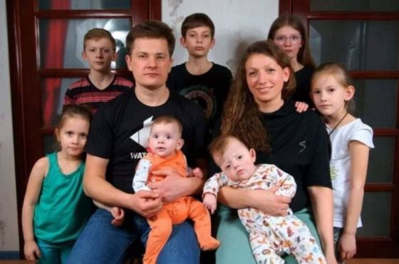 მრავალშვილიანმა ბელორუსმა დედამ პროტესტის ნიშნად ლუკაშენკოს გმირი დედის ორდენი დაუბრუნა