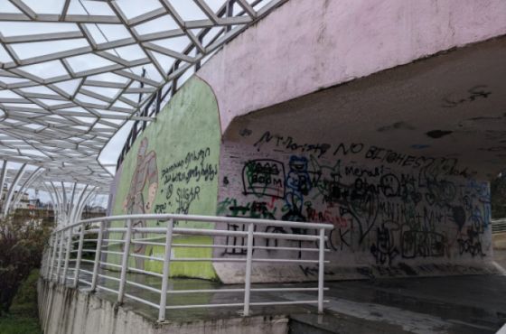  შენობების ფასადებზე თვითნებური წარწერებისა და სტიკერებისთვის დაჯარიმებული მოქალაქეები