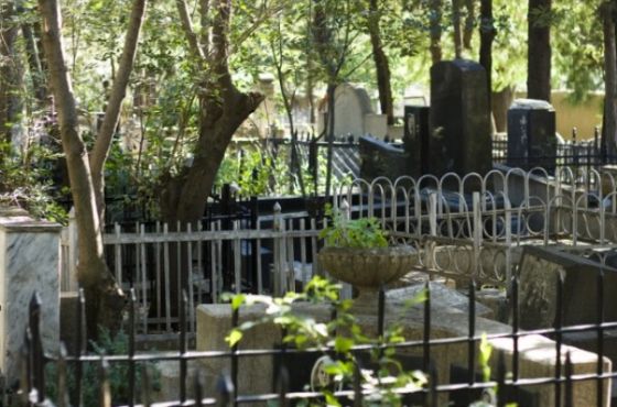 ქუთაისში, სასაფლაოდან  ბიუსტი მოიპარეს