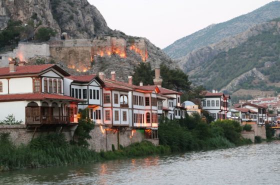 ქალაქი ამასია  - იმოგზაურეთ "ქუთაისიპოსტთან" ერთად (ვიდეო)