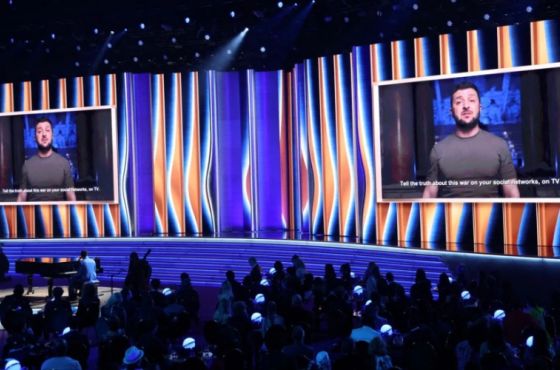 "უკრაინელი მუსიკოსები სმოკინგის ნაცვლად ჯავშანს ატარებენ"