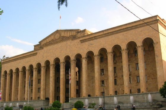 პარლამენტმა, დეოლიგარქიზაციის შესახებ კანონპროექტი, პირველი მოსმენით მიიღო