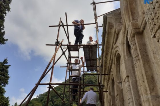 კულტურული მემკვიდრეობის სააგენტო გელათში ფრესკების დაზიანების ფაქტს არ აღიარებს