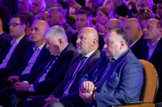 მედიისა და NGO სექტორის წარმომადგენლები ქუთაისის მერსა და საკრებულოს თავმჯდომარეს შეხვედრაზე იწვევენ