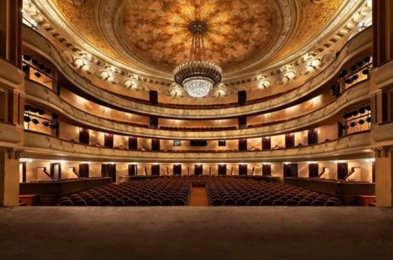 „იადონას თეატრი“ ოპერის სცენაზე