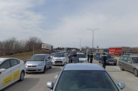  ავტობანზე აქციის მონაწილეები გუბერნატორთან შეხვედრის პირობით დაიშალნენ