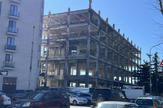 "გვინდა 5 ვარსკვლავიანი სასტუმრო იყოს" - პრესის სახლის ყოფილი შენობის მეპატრონე