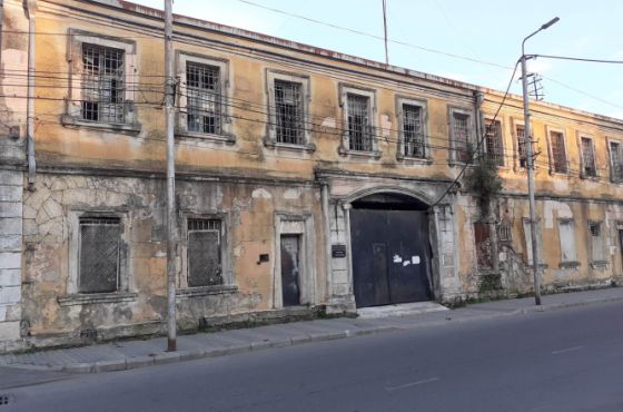 "ახალმა მეპატრონემაც ვერ უშველა "- რა ბედი ელის  "გუბერნსკის ციხის" ყოფილ შენობას 