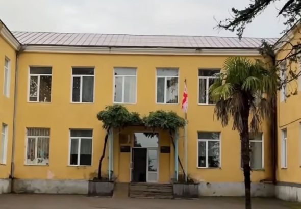წყალტუბოს N2 საჯარო სკოლის მოსწავლეების მშობლები&nbsp; განათლების
სამინისტროს შეთავაზებას არ ეთანხმებიან.