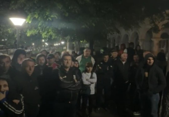 თითქმის სამთვიანი პროტესტის შემდეგ, მაღაროელები 