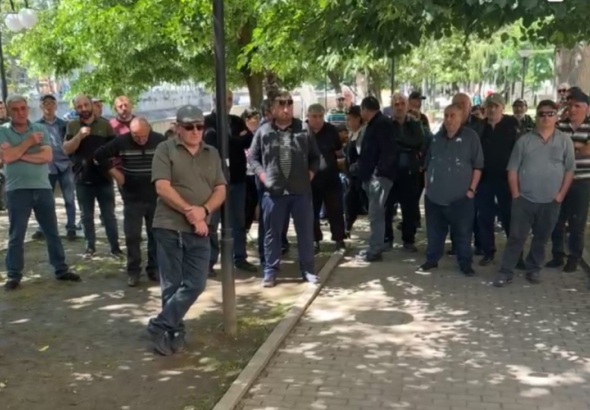 მაღაროელები, რომლებიც 84-ე დღეა, უწყვეტ საპროტესტო აქციებს
მართავენ, 