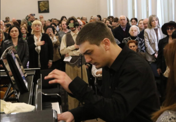 ქუთაისელი, ახალგაზრდა მუსიკოსი გორგი არაბიძე&nbsp; ბარსელონაში
სწავლას იწყებს — მხარდაჭერისთვის მიმართავს საზოგადოებას
