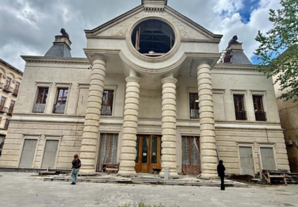 ქუთაისის ოპერის თეატრის რეკონსტრუქცია, რომელიც გასულ წელს უნდა
დასრულებულიყო, ამ დრომდე გრძელდება.