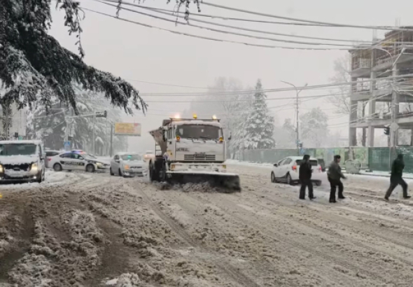 ქუთაისში მოსული თოვლის გამო, ა(ა)იპ 