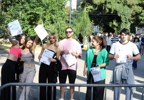 შეფასებისა და გამოცდების ეროვნული ცენტრი აბიტურიენტებისათვის
ქართული ენისა და ლიტერატურის, ოსური ენის, ასევე უცხოური ენების
გამოცდების პირველად შედეგებს აქვეყნებს.