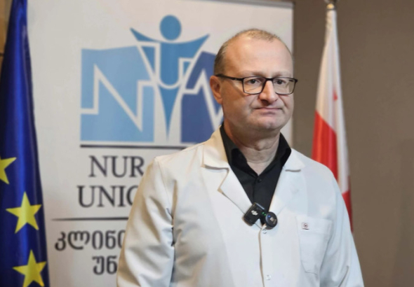 ქუთაისში, კლინიკა „უნიქალ მედში“ დღეს განვითარებულ ინციდენტთან
დაკავშირებით განცხადებას აკეთებს კლინიკის დირექტორი კახა
ნურალიძე.
