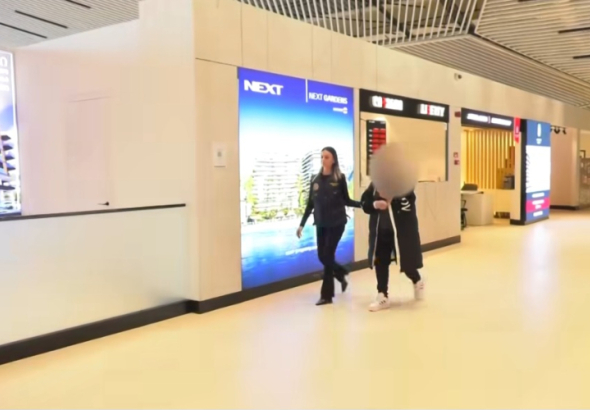 შსს-ს ცენტრალური კრიმინალური პოლიციის დეპარტამენტისა და
შემოსავლების სამსახურის საბაჟო დეპარტამენტის თანამშრომლებმა,
ნარკოტიკული საშუალებების უკანონო შეძენა-შენახვის და საქართველოში
შემოტანის ბრალდებით, ერთი პირი დააკავეს.