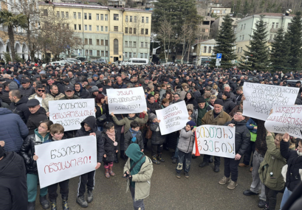 ხვალ, 9 მაისს, ჭიათურის მერიის წინ, მაღაროელები მორიგ მასშაბურ
აქციას გამართავენ.