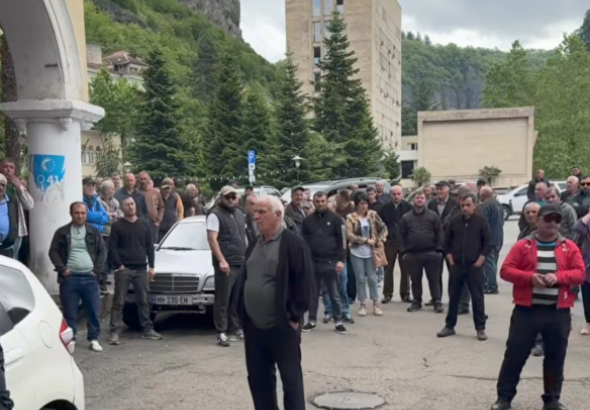 ჭიათურელი მაღაროელები, რომლებიც 83-ე დღეა, უწყვეტ საპროტესტო
აქციებს მართავენ, მათ მიერ დაყენებულ მოთხოვნებთან დაკავშირებით, 