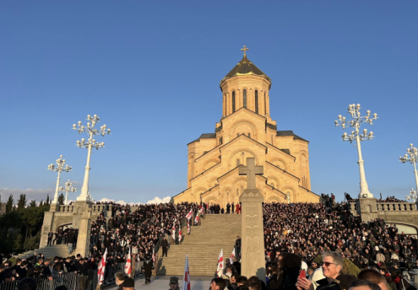 დღეს სრულდება სრულიად საქართველოს კათოლიკოს-პატრიარქის,
მცხეთა-თბილისის მთავარეპისკოპოსისა და ბიჭვინთისა და ცხუმ-აფხაზეთის
მიტროპოლიტის, უწმინდესისა და უნეტარესის, ილია II-ის დაკრძალვის
ცერემონია.