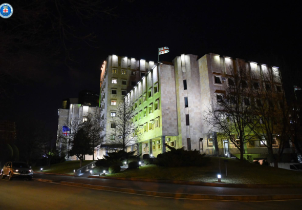 ტყიბულის მუნიციპალიტეტში მდებარე ერთ-ერთ რესტორანში, შსს-ს
თანამშრომლის, თავდაცვის სამინისტროს ქვეითი ბრიგადის სერჟანტის და
მათი თანმხლები პირების მიერ განხორციელებული ჯგუფური ძალადობის
ფაქტზე, პროკურატურამ ოთხ პირს ბრალდება წარუდგინა.