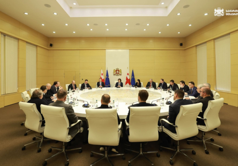 "ფასნამატი შეადგენს 86%-ს, რაც საკმაოდ მაღალია"- ირაკლი კობახიძე ქსელური მარკეტების წარმომადგენლებს შეხვდა