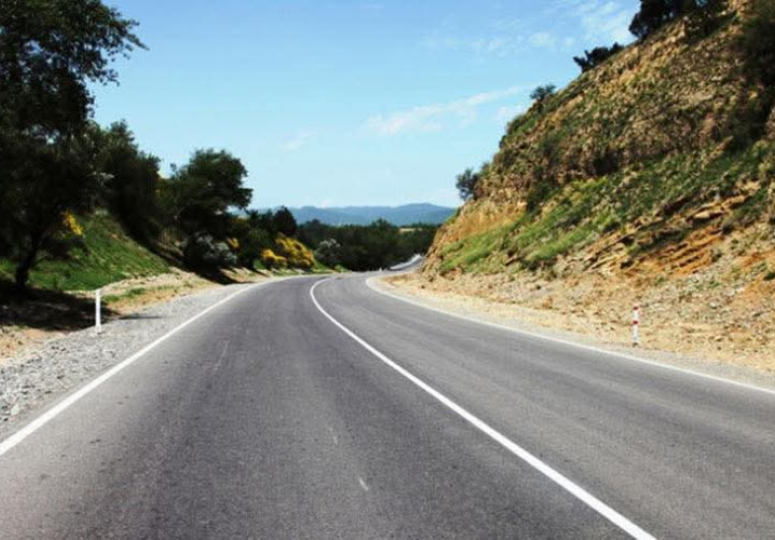 ქუთაისში, მწვანეყვავილას ქუჩაზე, კლდის ფერდი ჩამოიშალა - გზის აღნიშნული მონაკვეთი გადაკეტილია