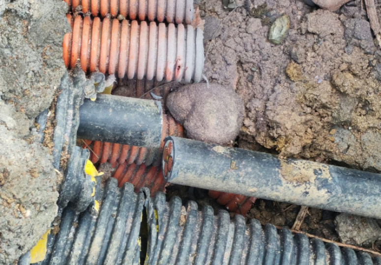 რიკოთის მაგისტრალურ გზაზე გარე განათების ქსელის კაბელები მოიპარეს