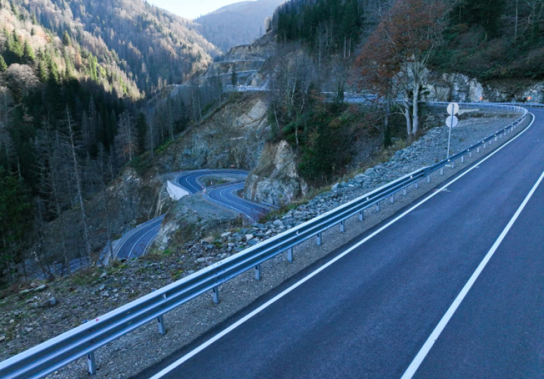ბაღდათი-აბასთუმნის გზაზე კაკასხიდი-ზეკარის 16 კმ-იანი მონაკვეთის რეაბილიტაციისთვის 65 მლნ. ლარამდე დაიხარჯა 