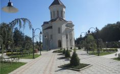 „დასავლეთის მქადაგებელი“ ეპისკოპოსი და მრევლის ნაწილის პროტესტი