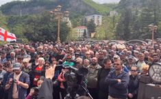 "გაიგეთ ის გულისტიკივლი რაც ჩვენ გვაწუხებს" - ჭიათურაში საპროტესტო აქცია მიმდინარეობს 