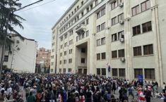 „რუსული კანონით არ ვიცხოვრებთ“ - პლენარული სხდომა აქციის ფონზე მიმდინარეობს
