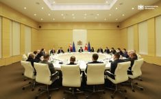 "ფასნამატი შეადგენს 86%-ს, რაც საკმაოდ მაღალია"- ირაკლი კობახიძე ქსელური მარკეტების წარმომადგენლებს შეხვდა