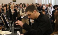 "მესაჭიროება თქვენი დახმარება" - ქუთაისელი პიანისტი საზოგადოებას მიმართავს