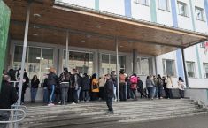 "დაგვიბრუნეთ ნატალია მასწავლებელი" -36-ე საჯარო სკოლაში გათავისუფლებული პედაგოგის მხარდასაჭერი აქცია