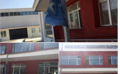 "ქართული ოცნების" დროშა ტყიბულის მუნიციპალიტეტის  მშენებარე საჯარო სკოლაში