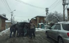 ქუჩის გაუწმენდავი მონაკვეთის გამო ავტომანქანების გადაადგილება შეფერხებულია