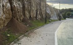 "ეროზიის პროცესი დაწყებულია, რამე რომ ჩამოვარდეს შეიძლება ვინმე დაზიანდეს"- მოქალაქე ახლადრეაბილიტირებულ "ცივი ტბის" ტერიტორიაზე